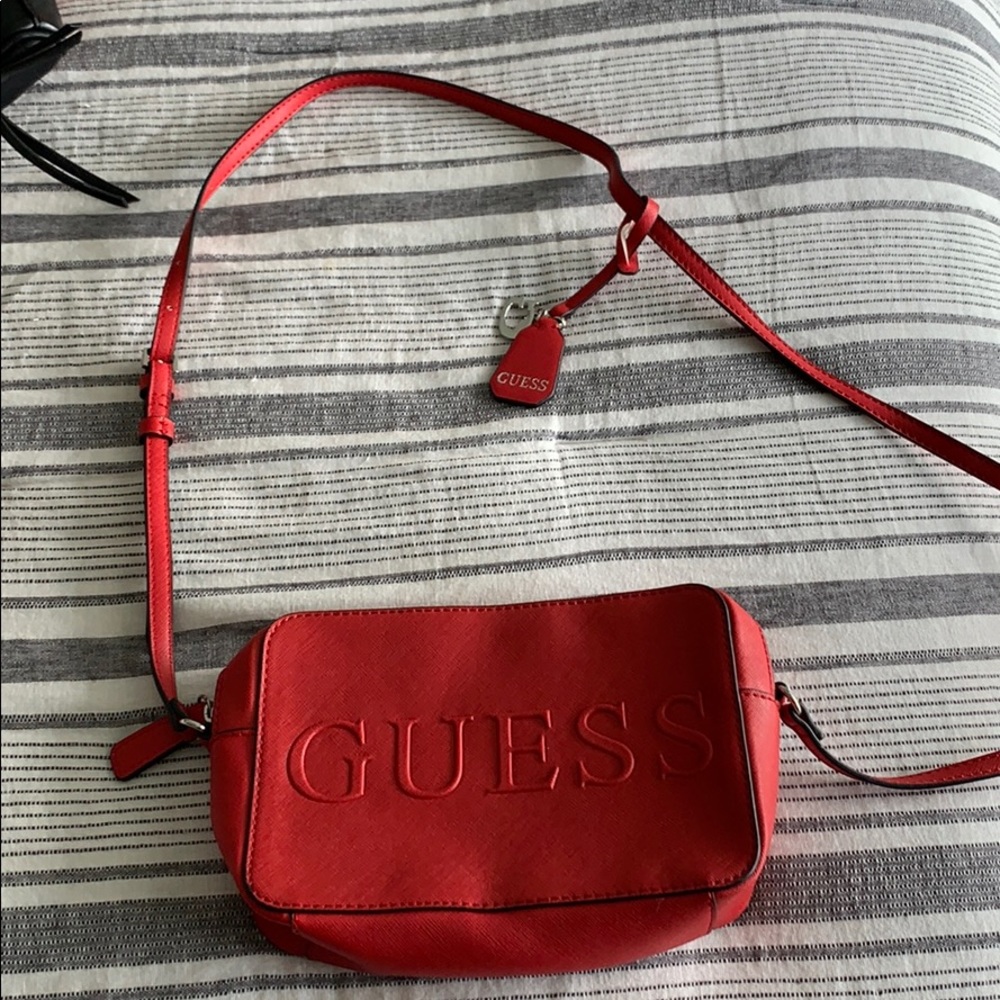 Guess cross body red
